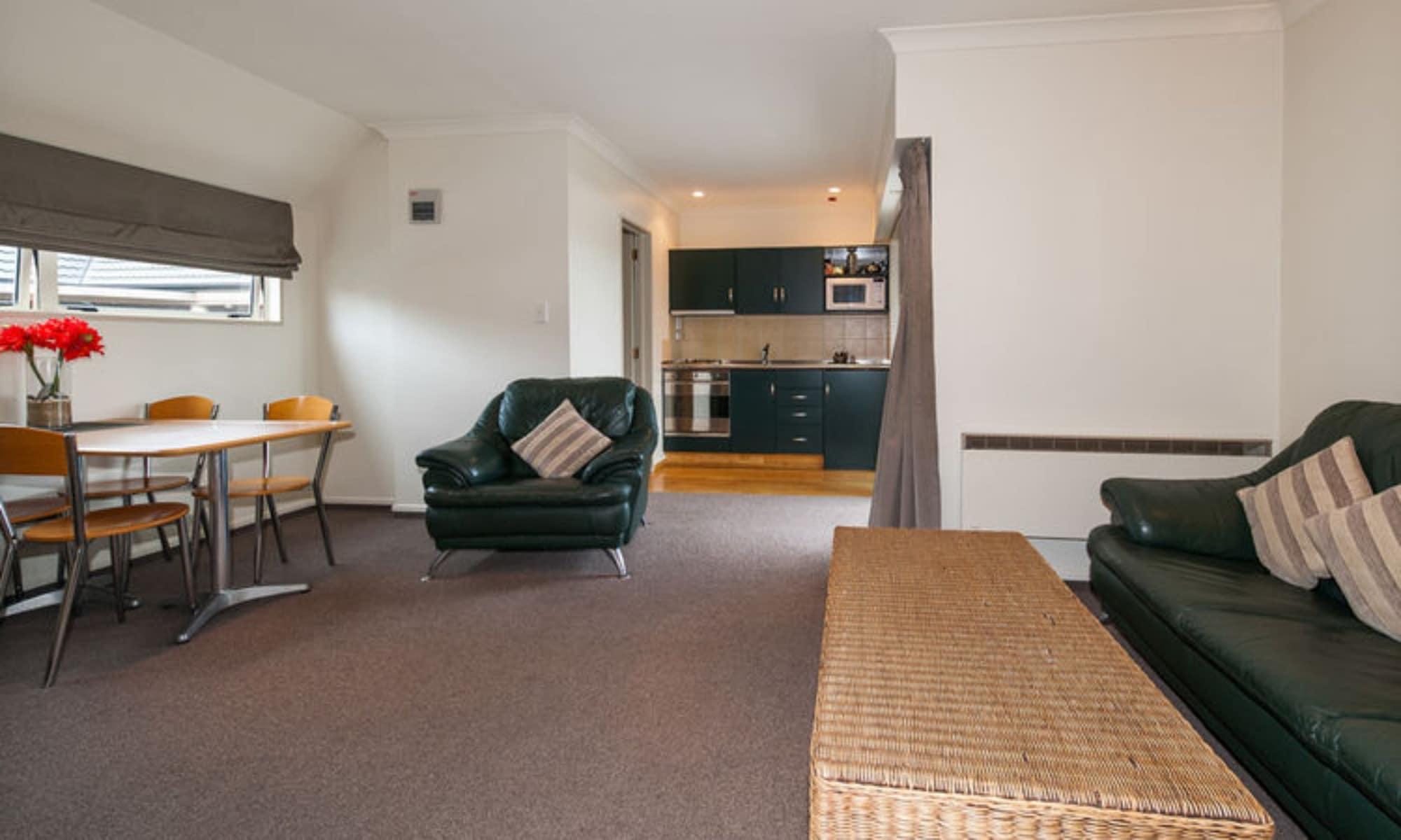 Colombo In The City Christchurch Exterior photo A typical apartment at the hotel
