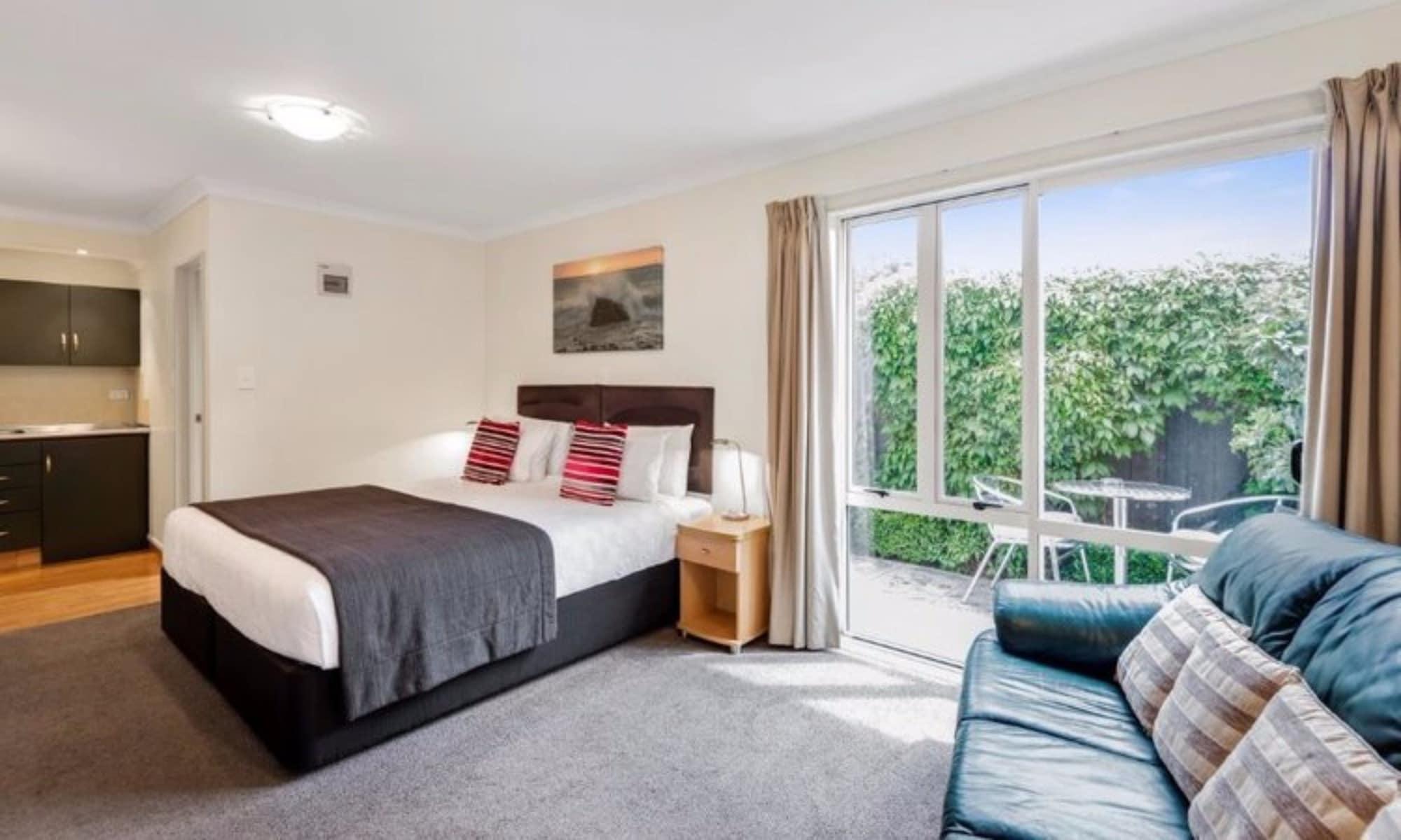 Colombo In The City Christchurch Exterior photo A typical studio apartment