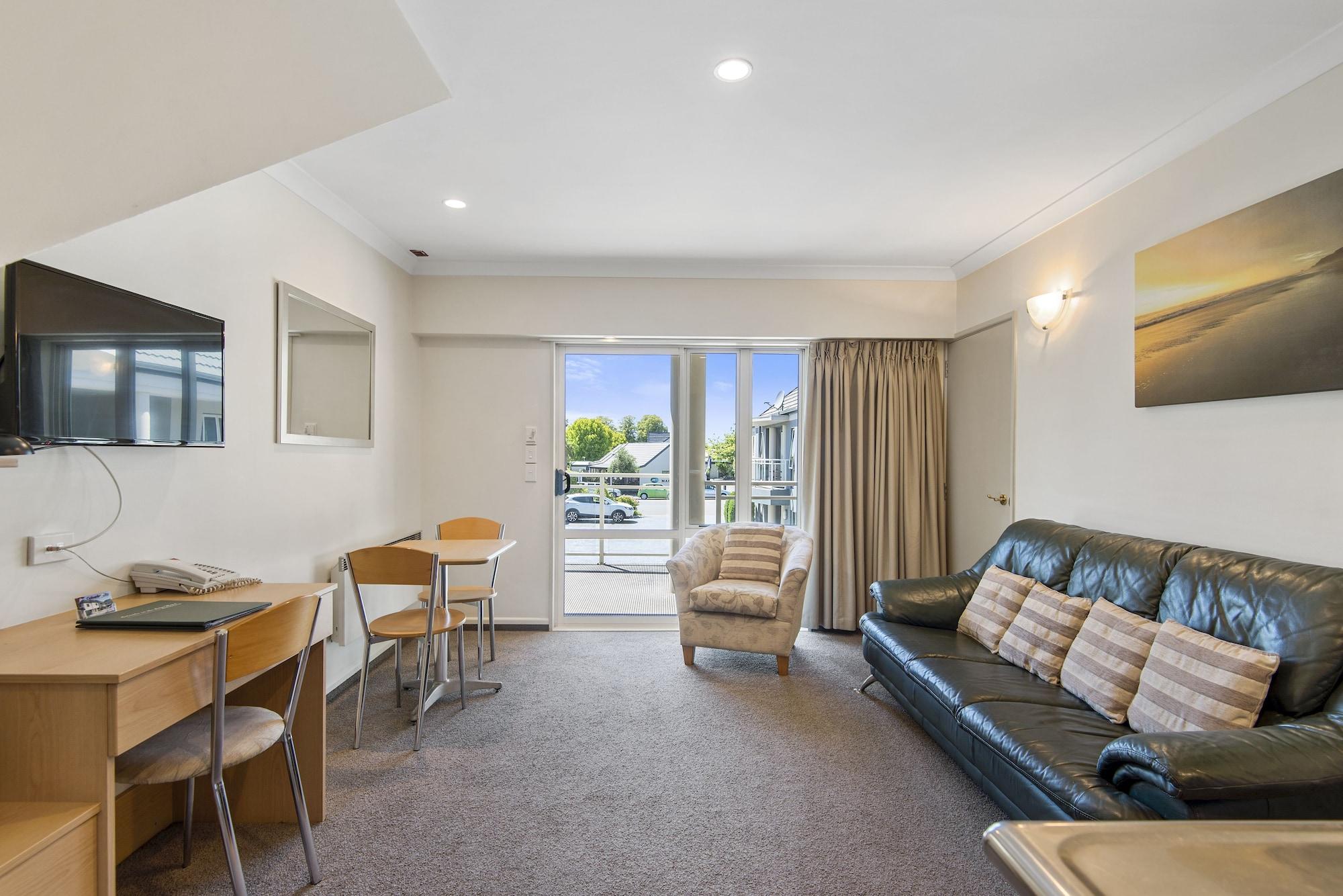 Colombo In The City Christchurch Exterior photo Living area