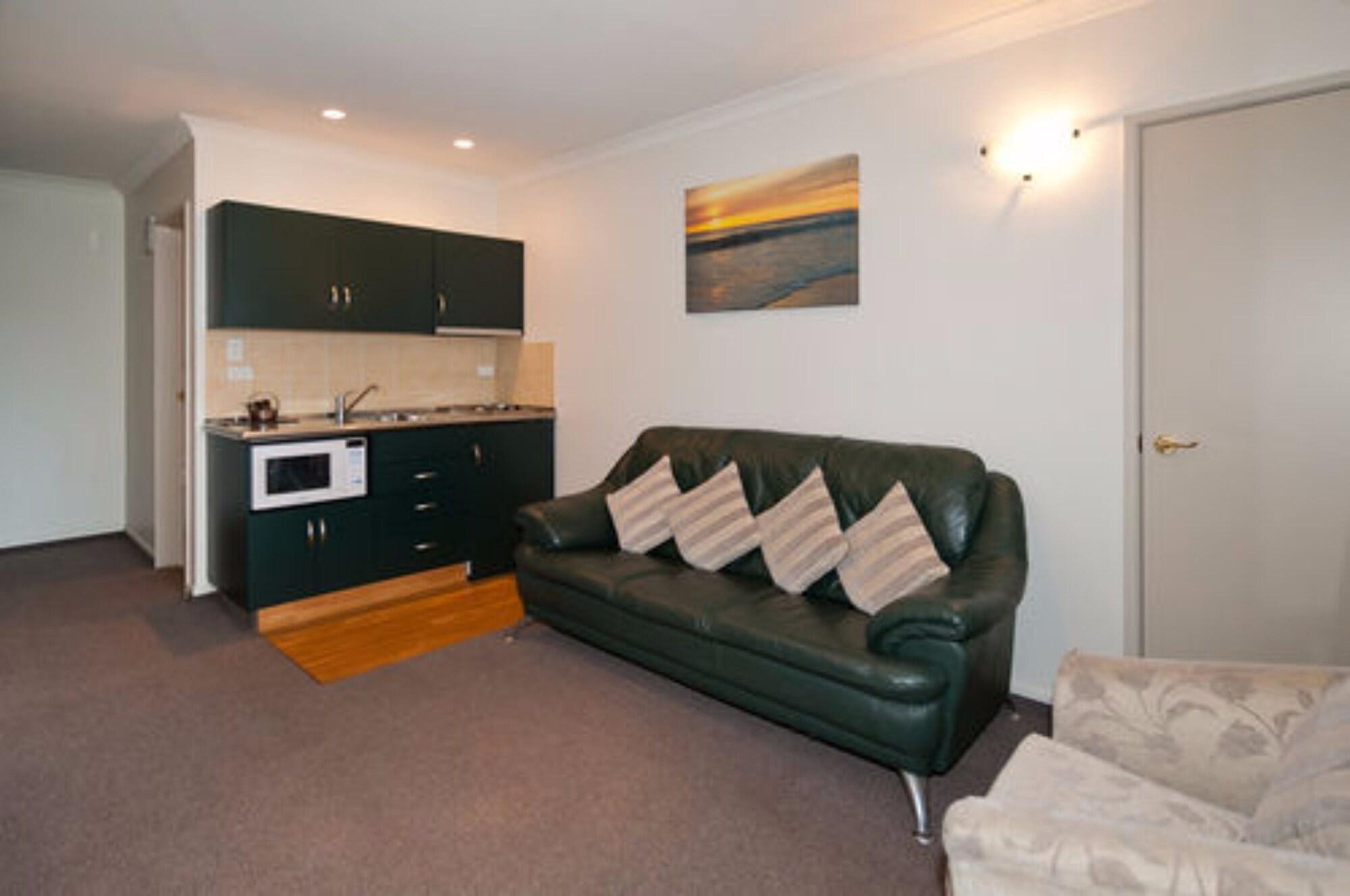 Colombo In The City Christchurch Exterior photo A typical studio apartment