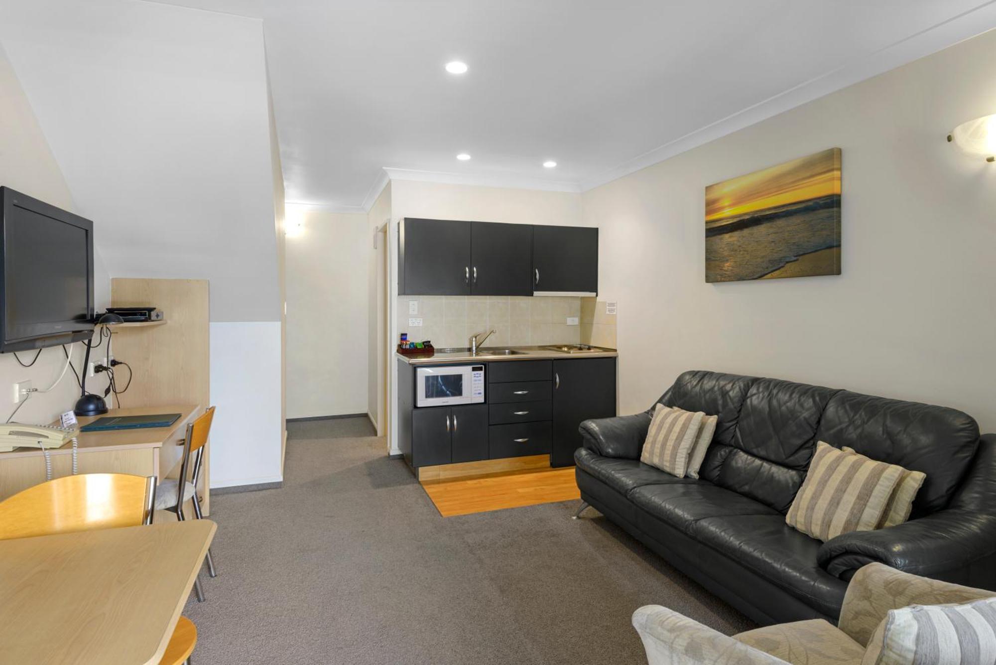 Colombo In The City Christchurch Exterior photo A typical apartment at the hotel