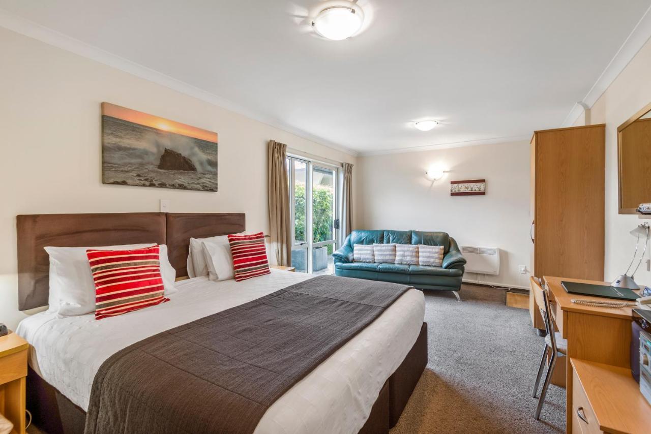 Colombo In The City Christchurch Exterior photo A typical bedroom at the hotel